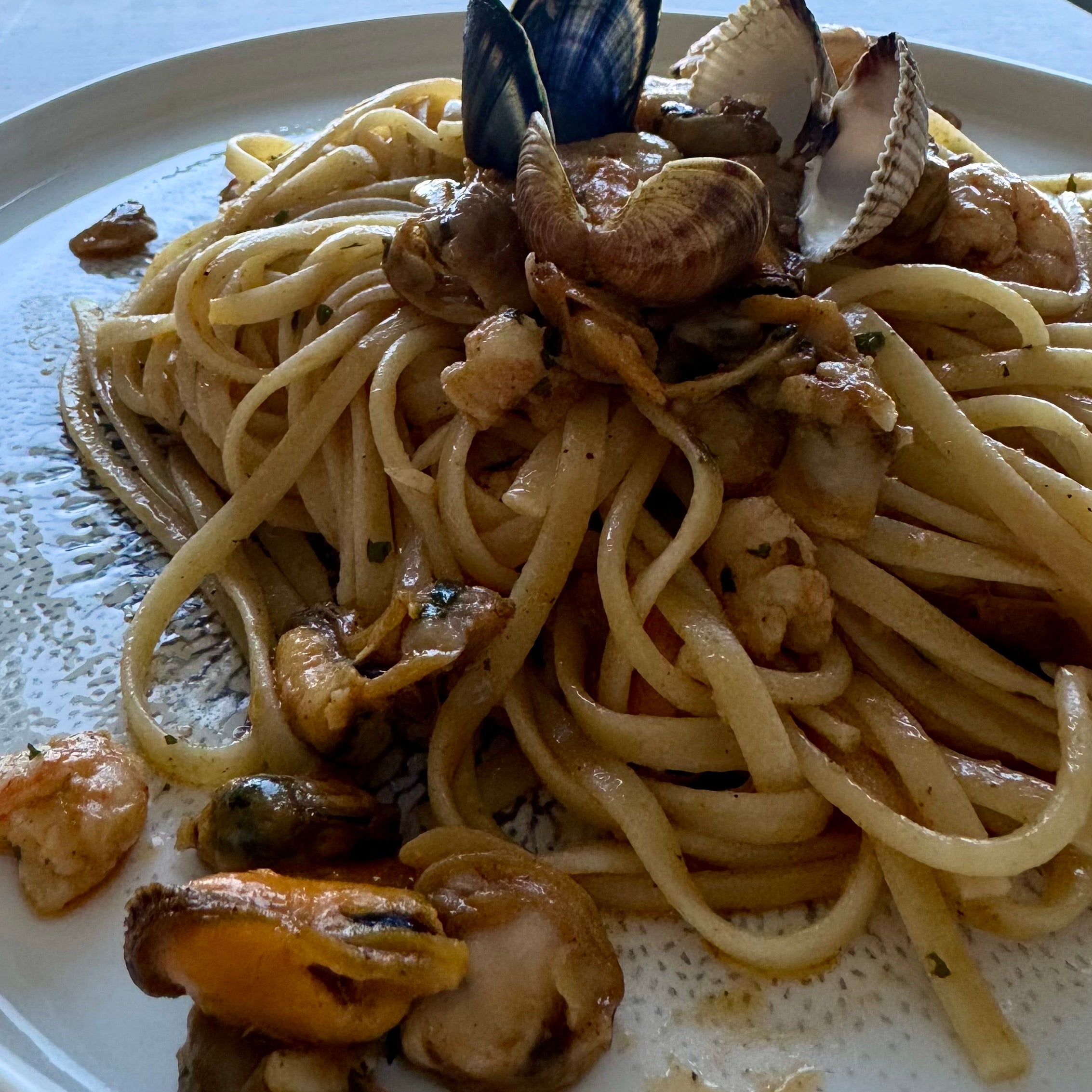 Pasta con mariscos en salsa bisque