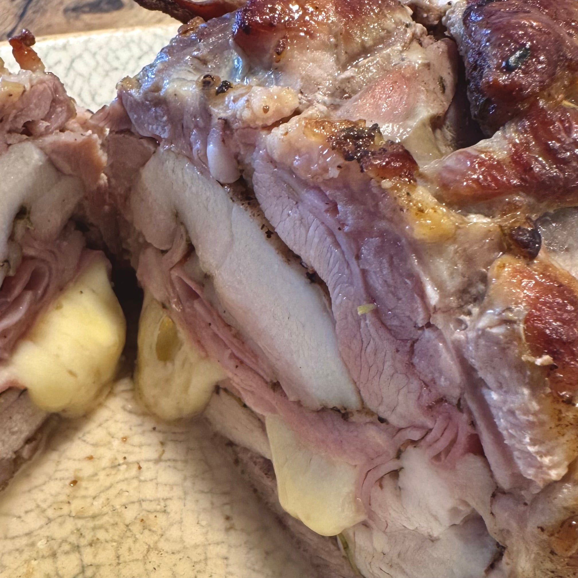 ROLLITO DE CARNE AL ESTILO CORDON BLEU