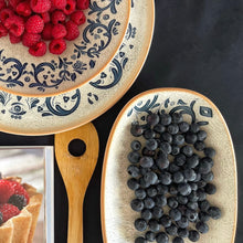 Under plate circle 32 cm., blue, ceramic.