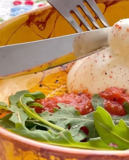 Burrata con pimientos al horno